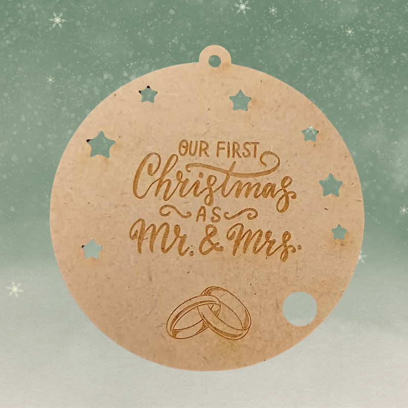 Boule de Noël en bois – Our First Christmas as Mr & Mrs 💍