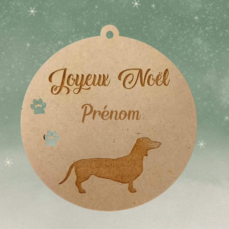 Boule de Noël personnalisée en bois – Gravure prénom & teckel 🐶