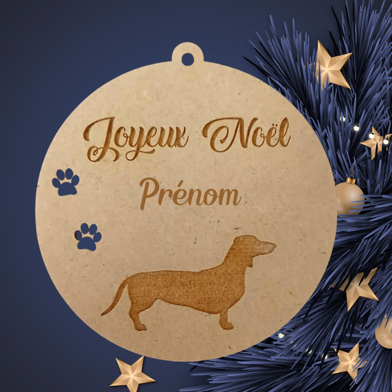 Boule de Noël personnalisée en bois – Gravure prénom & teckel 🐶