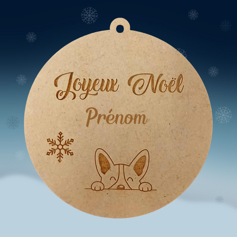 Boule de Noël personnalisée en bois – Gravure prénom & chien curieux 🐶