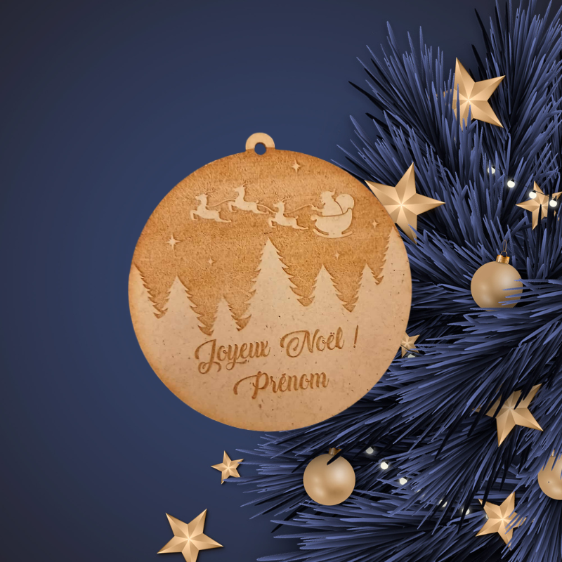 Boule de Noël personnalisée en bois – Traîneau du Père Noël & prénom gravé 🎅✨