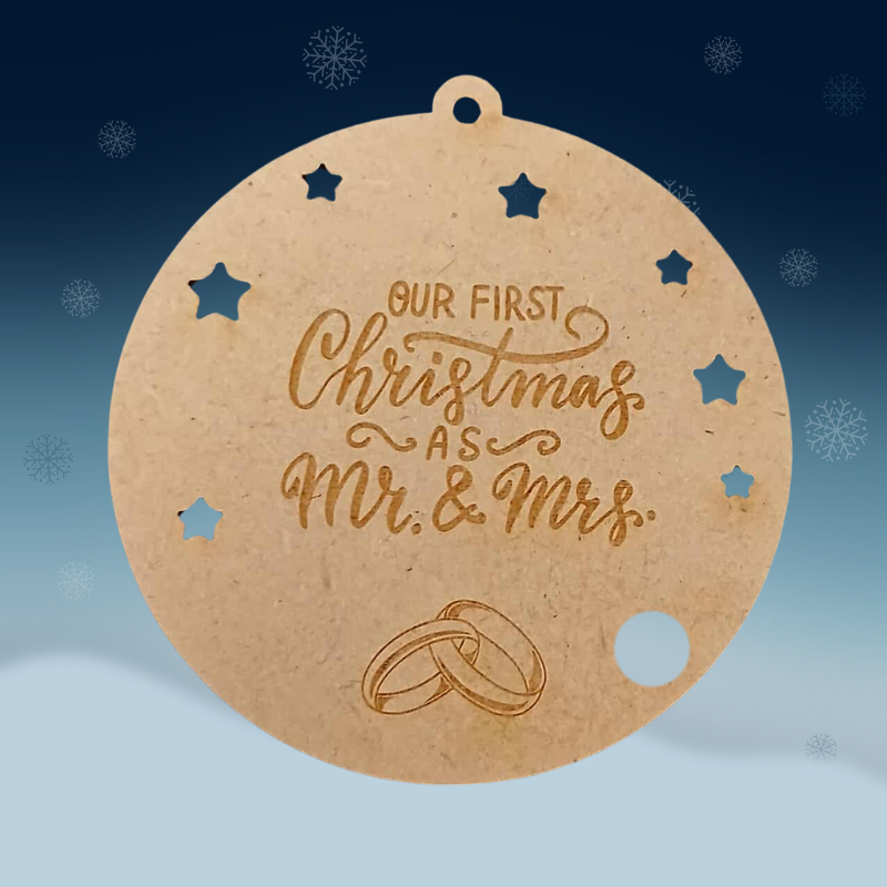 Boule de Noël en bois – Our First Christmas as Mr & Mrs 💍
